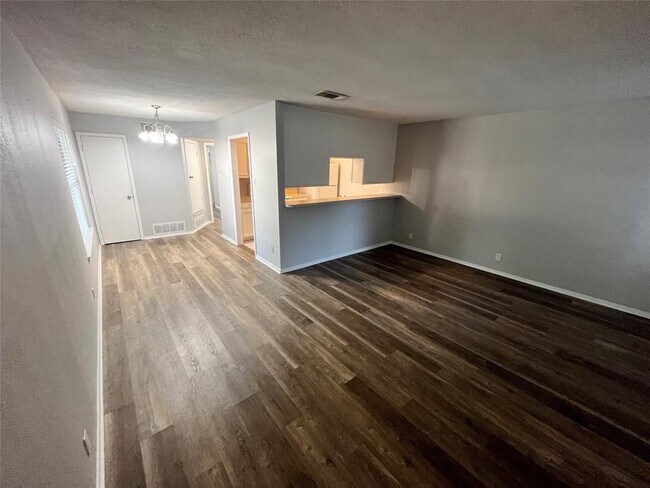 Foto del edificio - 902 N Austin St