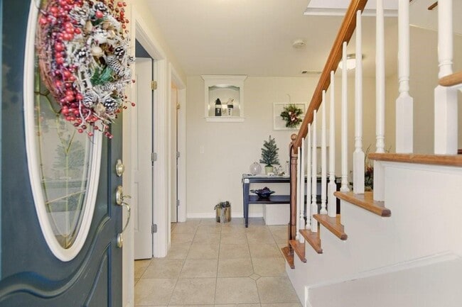 Building Photo - 5 Leland Point Dr