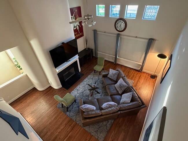 Foto del edificio - 5810 Darling St