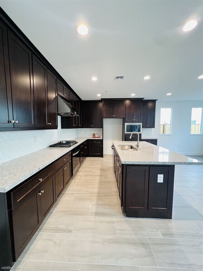 Foto del edificio - 3 br, 2.5 bath House - 81 Frost Drive