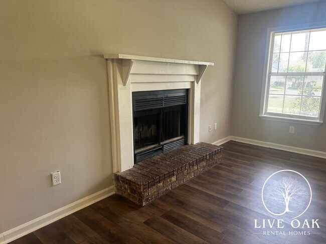 Foto del edificio - 997 Ridgeland Dr