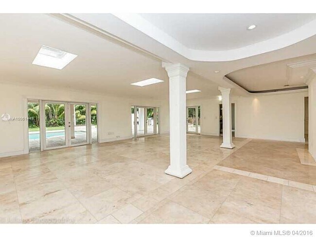 Foto del edificio - 1255 NE 93rd St