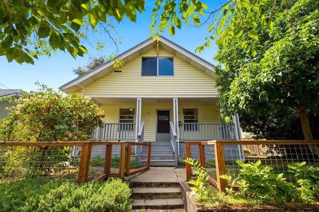 Building Photo - 7245 N Newell Ave