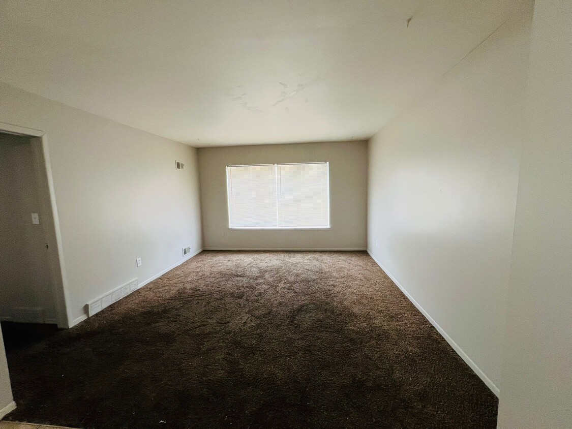 Primary Photo - Salem Apartments
