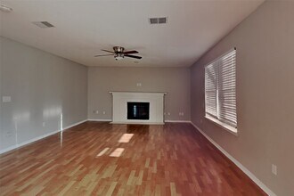 Building Photo - 7611 Round Grove Ln