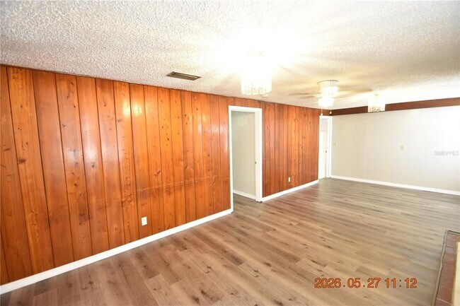 Foto del edificio - 2700 26th St N