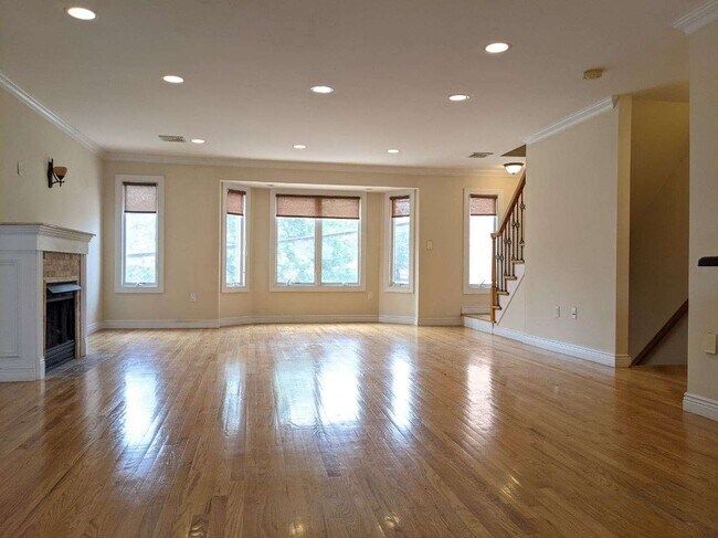 Foto del edificio - 53 Marion Avenue Apt #C, Cliffside Park, N...