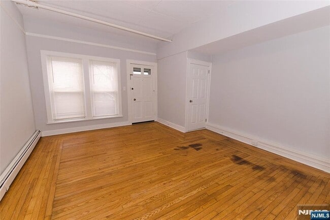 Building Photo - 154 Undercliff Ave