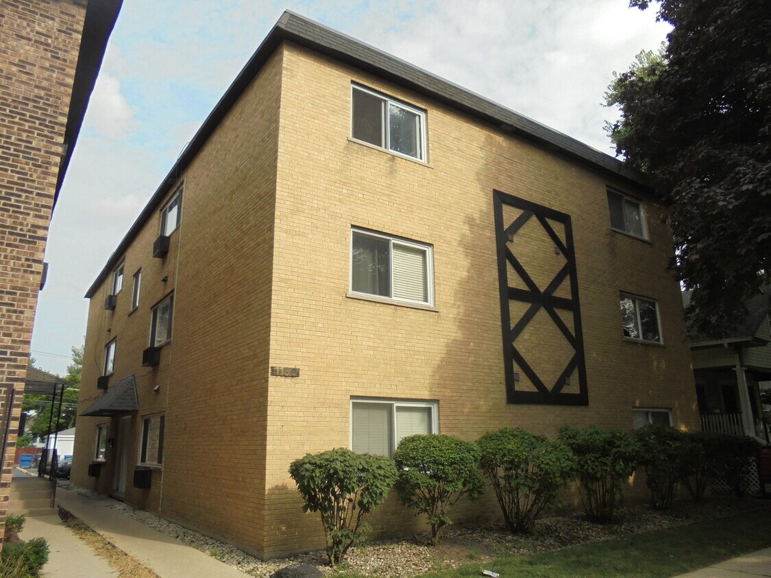 1130 Dunlop Ave Unit 1D, Forest Park, IL 60130 Condo for Rent in