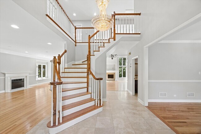 Foto del edificio - 9336 Falling Waters Dr W