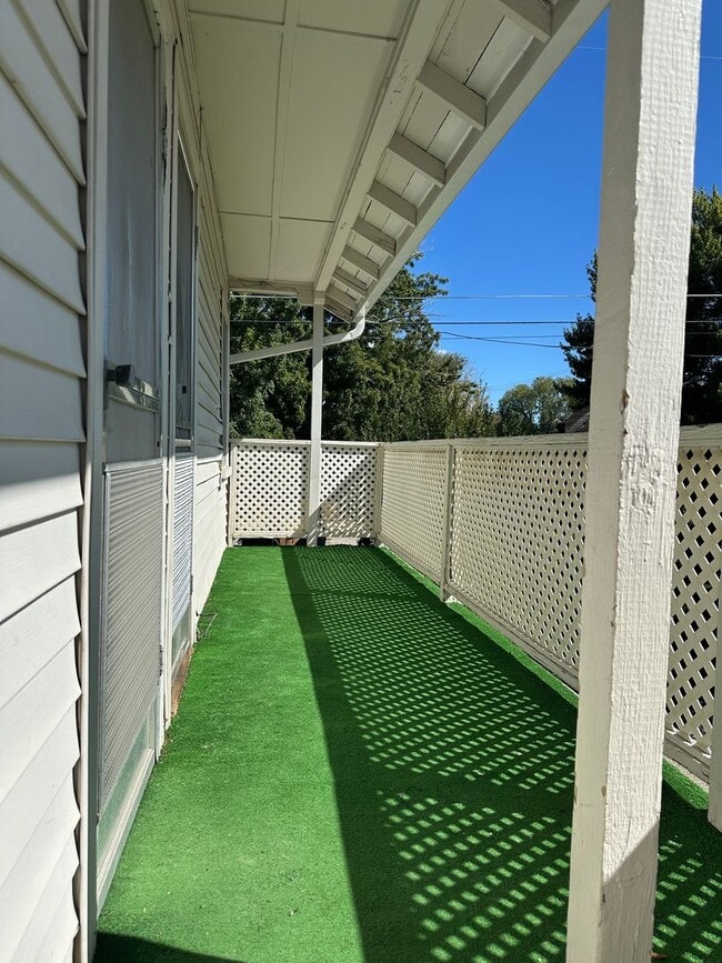 Foto del edificio - One bedroom, one bath, balcony and great views!