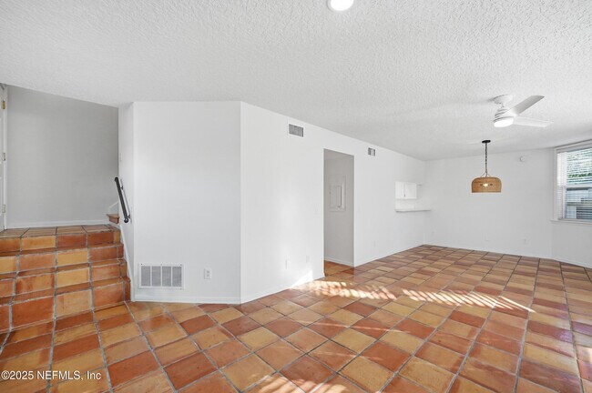 Foto del edificio - 600 First St