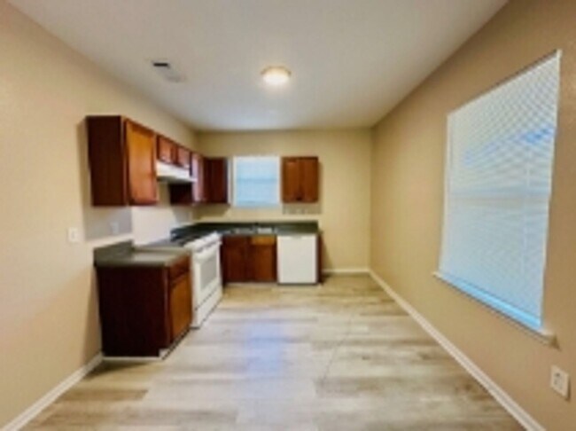 Foto del edificio - House for Rent