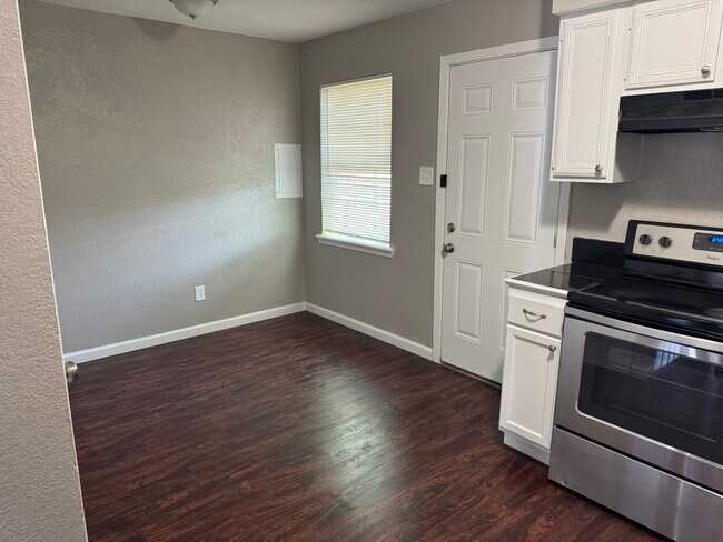 Foto del edificio - 357 NW Newton Dr