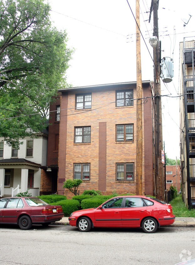 Building Photo - 615 Summerlea St