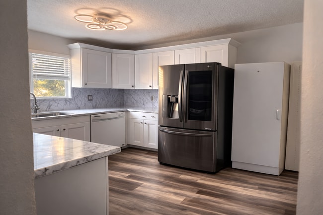 Building Photo - 561 NE 159th St