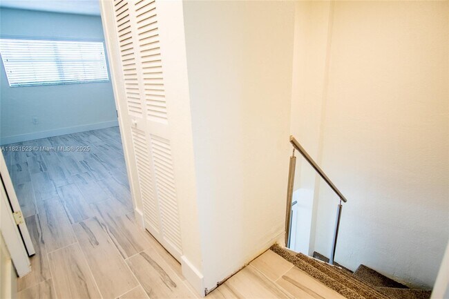 Foto del edificio - 8650 SW 67th Ave