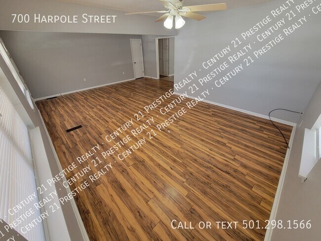 Foto del edificio - 700 Harpole St