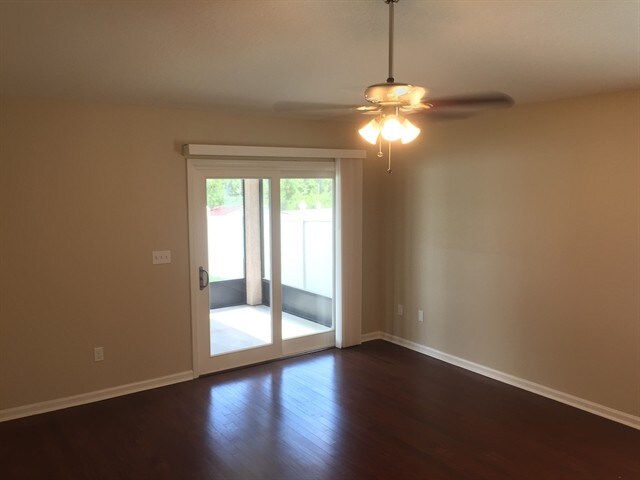 Foto del edificio - 16241 Magnolia Grove Way