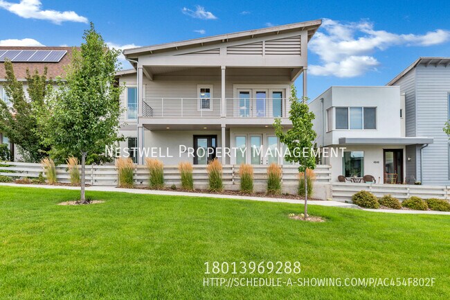 Building Photo - Fantastic Modern Solar Home in Daybreak