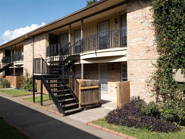 Building Photo - 5704 Edgemoor Dr
