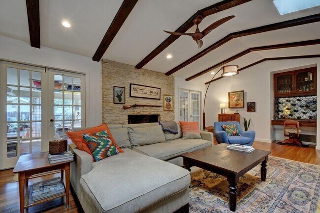 Building Photo - 1708 Windoak Dr
