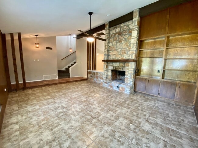 Building Photo - 7219 Scenic Brook Dr