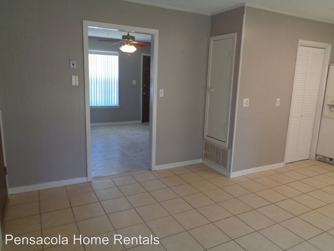 Building Photo - 3 br, 1.5 bath House - 2080 Curry Circle