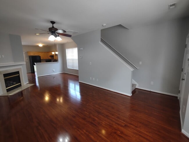 Building Photo - Cozy Townhome located in the popular Prosp...