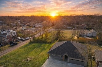 Building Photo - 1205 Hemphill St