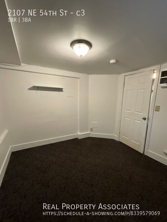 Foto del edificio - 2107 NE 54th St