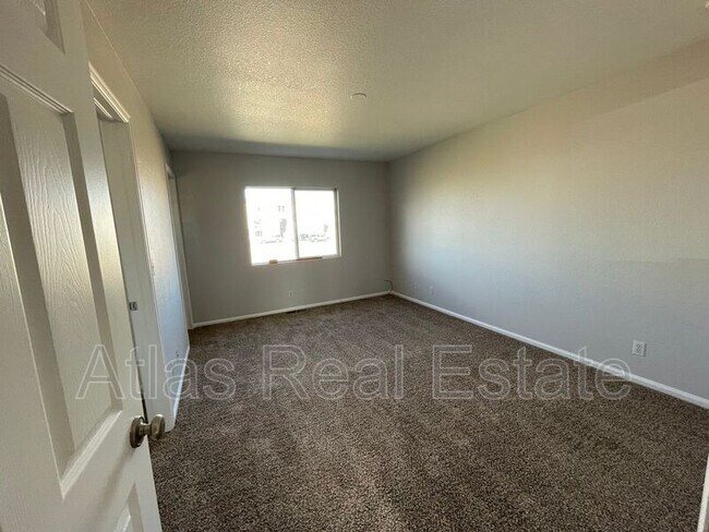 Foto del edificio - 5870 N Ceylon St