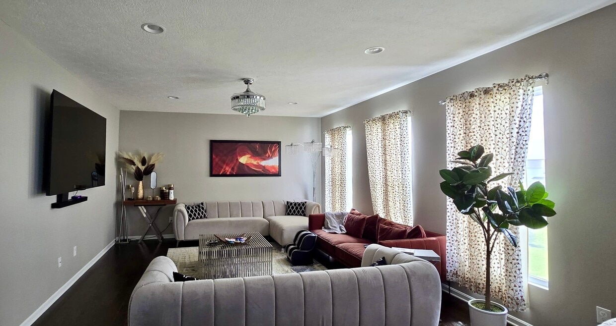 Living Room - 6855 Charlestown Ln