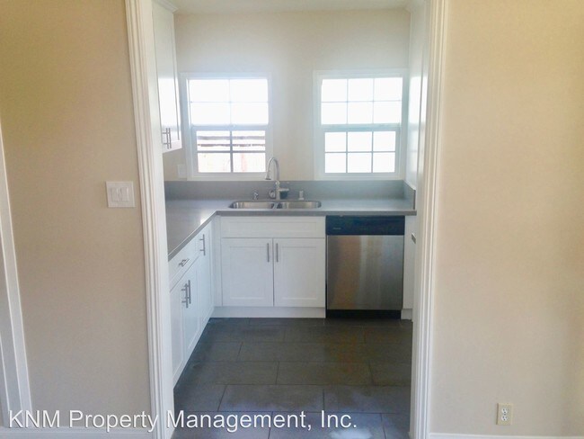 Building Photo - 2 br, 1 bath House - 725 W. Hill St