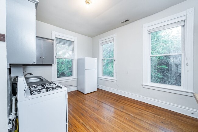 Foto del edificio - 3127 W Franklin St