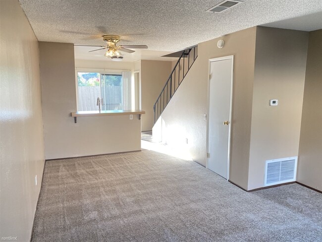 Building Photo - 2 br, 1 bath Condo - 10103 Carefree Dr