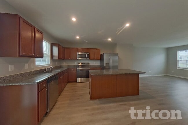Building Photo - 757 Sequoia Dr