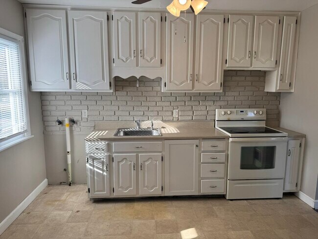 Building Photo - 3827 Keota Ave