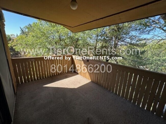 Foto del edificio - This property offers a NO DEPOSIT option a...