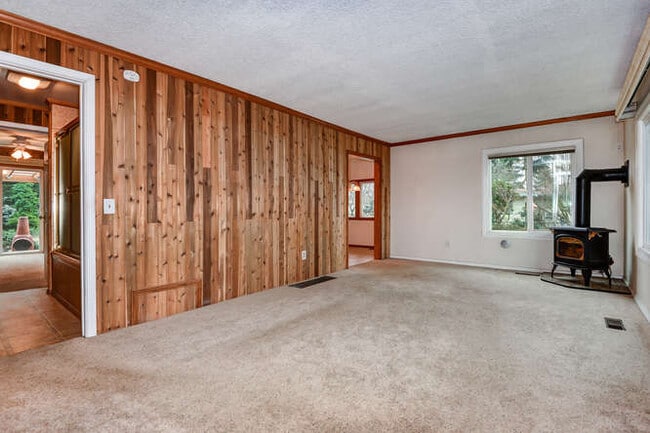 Building Photo - 736 3rd Ave N