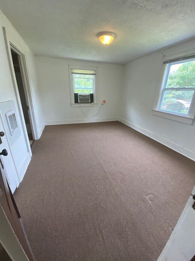 Building Photo - Legrande- 2116