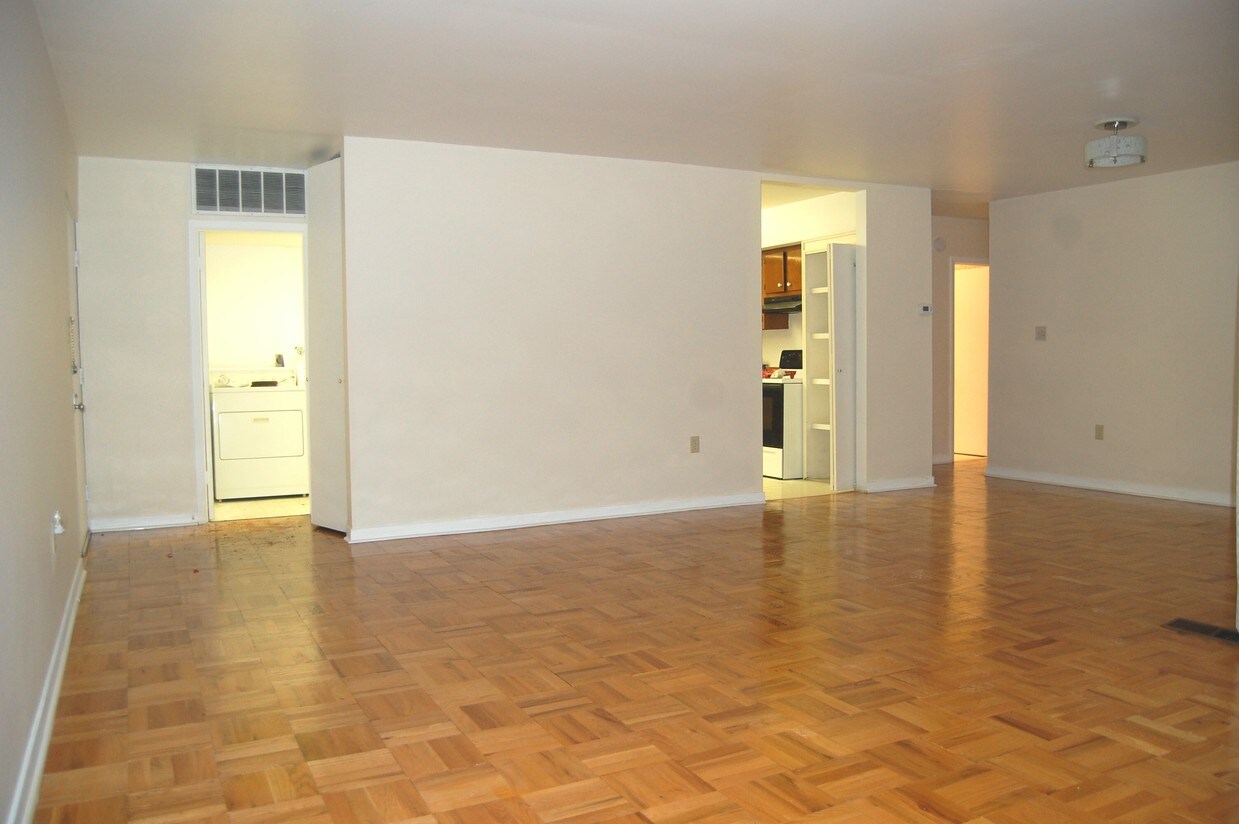 6 Stonehenge Cir, Pikesville, MD 21208 Condo for Rent in Pikesville, MD