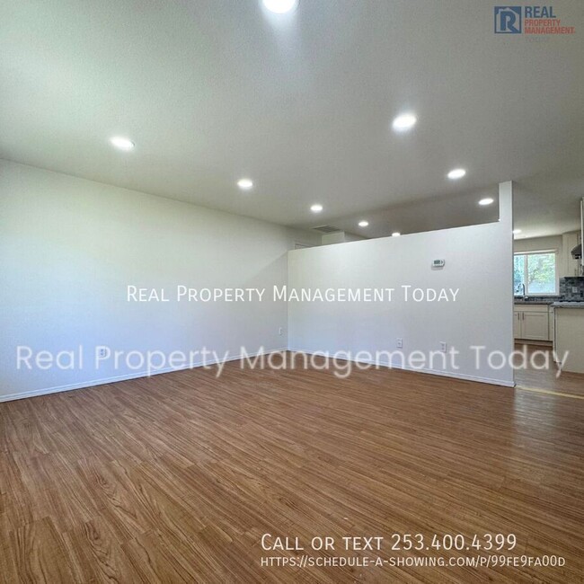 Foto del edificio - 13812/13814 107th Avenue Ct E-13812