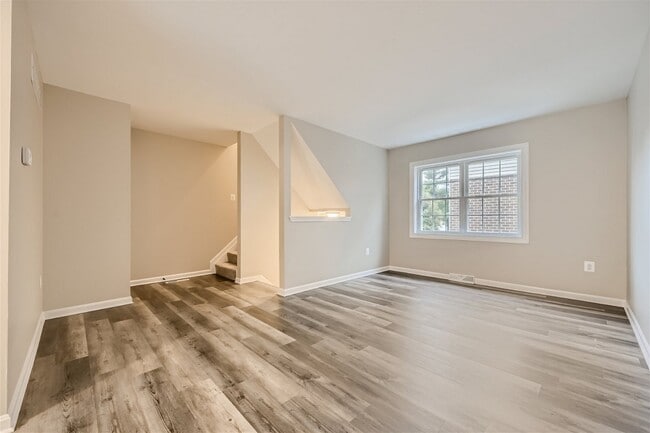Photo - 520 Cressy Rd Townhome
