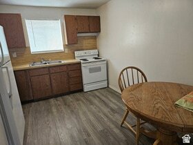 Foto del edificio - 215 N 400 W