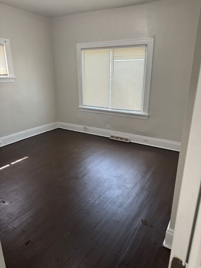 Foto del edificio - 3526 E 151st St