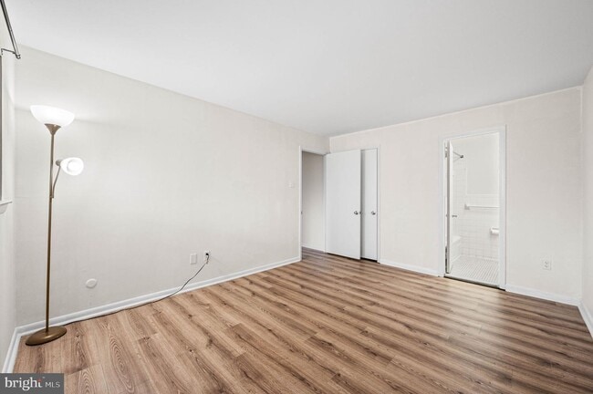 Building Photo - 1518 Manley Rd