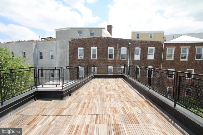 Building Photo - 2229 Frankford Ave