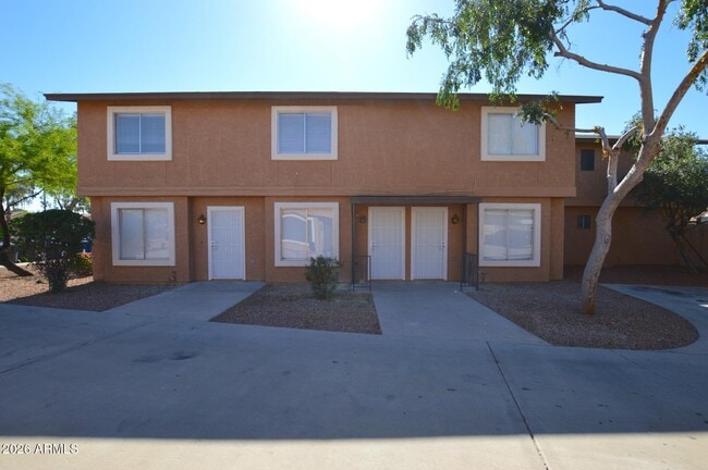 Building Photo - 1418 E Knoll Cir