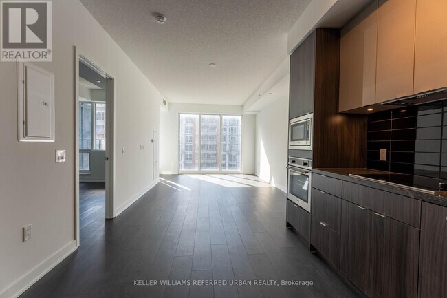 Building Photo - 115-115 Blue Jays Way